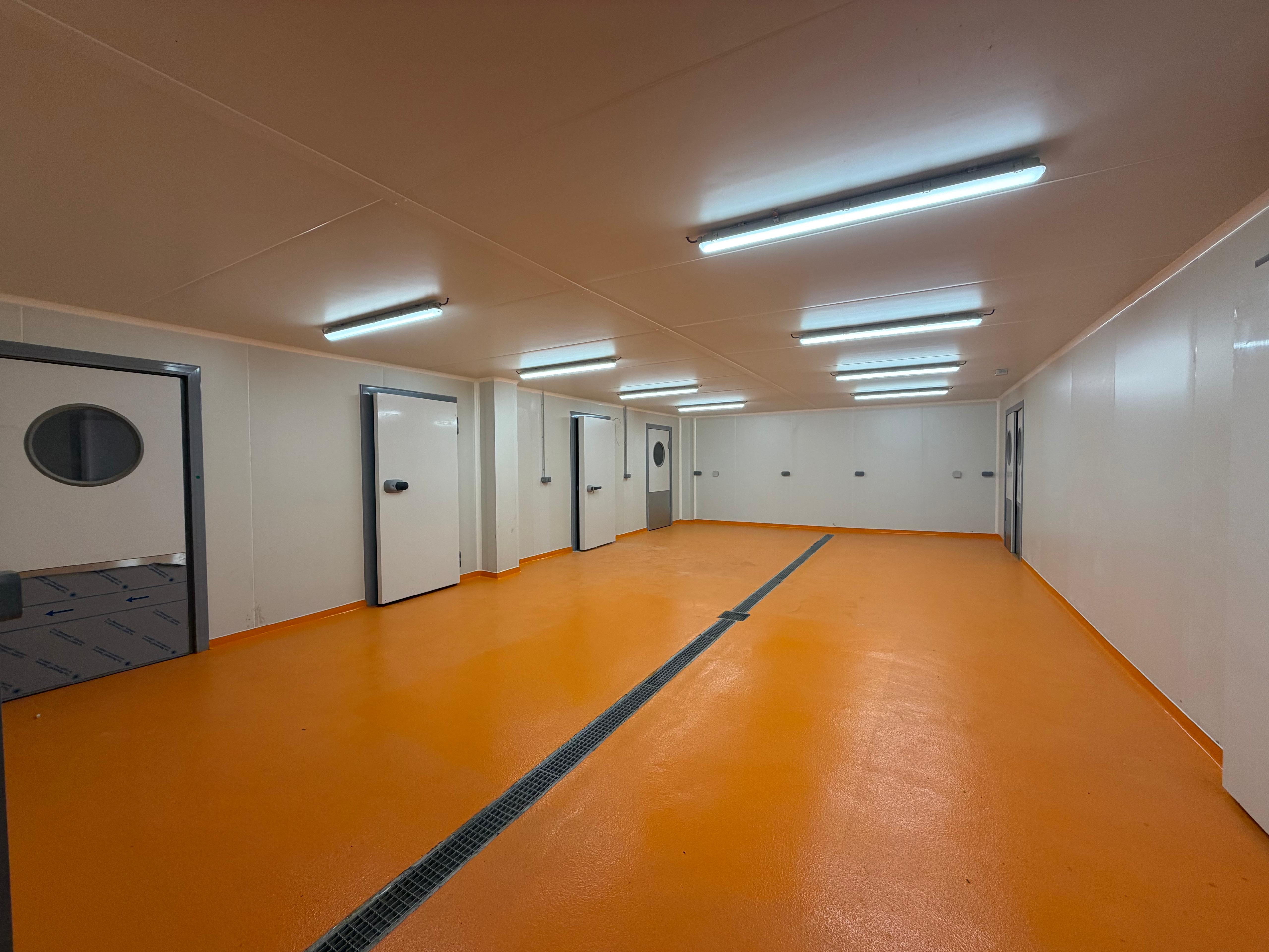 Salle de production aux normes alimentaires